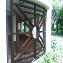 Garage & Trellis 7