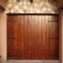 Garage & Trellis 16